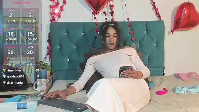 StefanyMiler Show in webcam