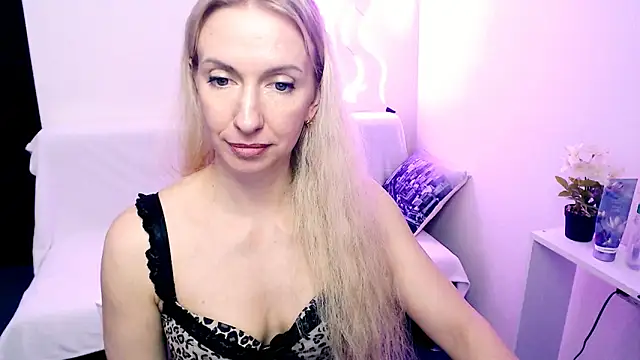 Cute_Smile_Shy Live XXX-Chat