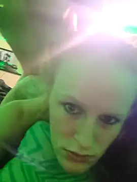 redslovestofuck's Live XXX Chat