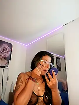 SamathaMay Show Webcam