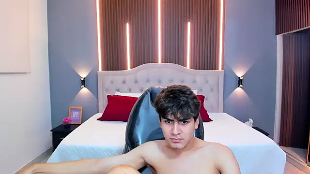 Tommy18__ 现场XXX聊天