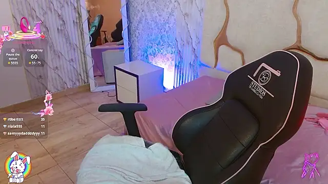 osamu_tay élő XXX-chatje