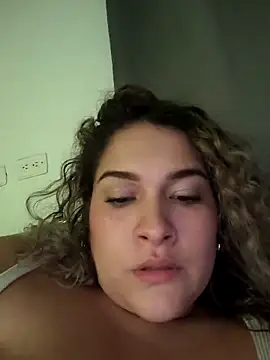 Pokazy przed kamerką – Sara_smiiith211