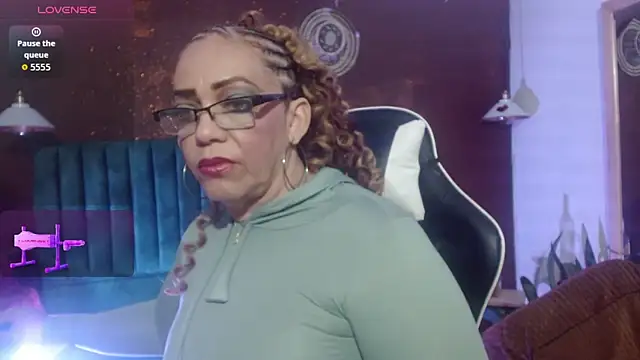 PervertedMature 现场XXX聊天