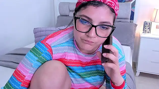 Camilaa_bueno's Live XXX Chat