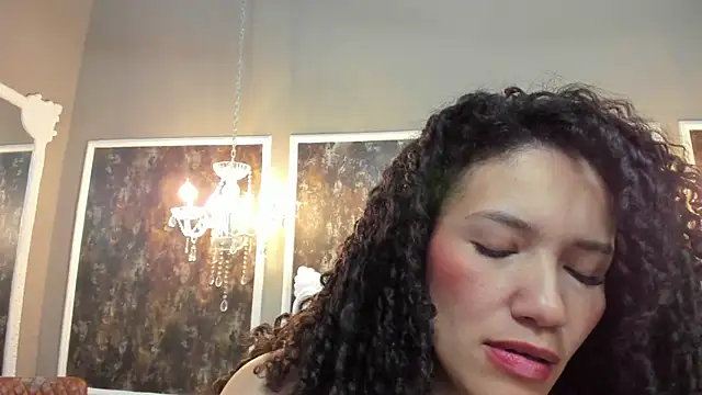 Chatroom XXX en direct de JuliethMilf