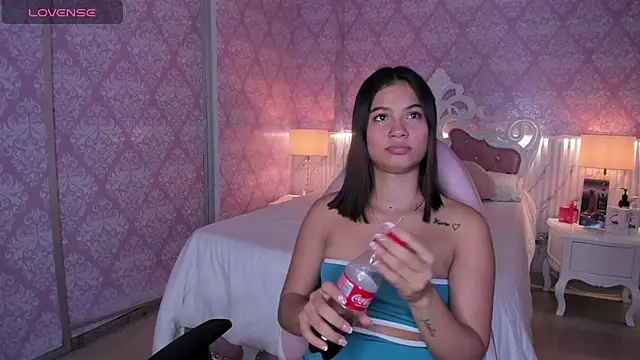 babysophie18_ Chat XXX in diretta