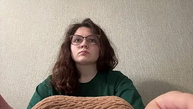 Emmiebutwihu 现场XXX聊天