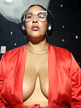 Chat XXX en directo de Ivy_horse_