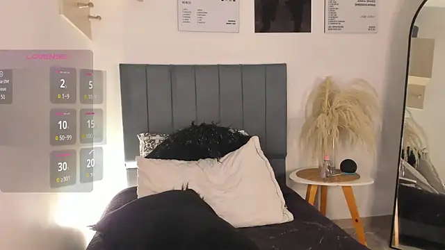 hollyprincess_2: απευθείας συνομιλία ΧΧΧ