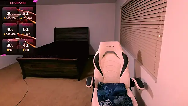 britteebee: онлайн-секс-чат