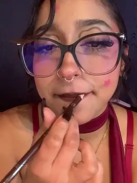 Chatroom XXX en direct de LilithMonette