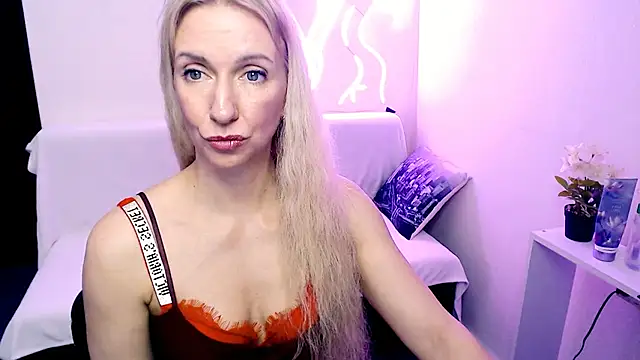 Cute_Smile_Shy's Webcam Show