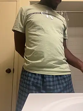 ThickDic28: διαδικτυακό σόου στην κάμερα