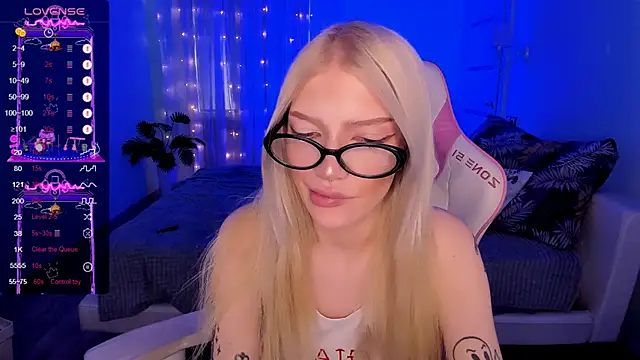 AnyaTaylor_ Live XXX-Chat