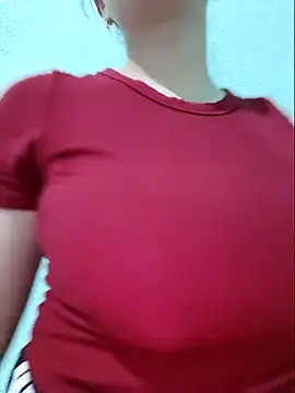 Shine_Mai Chat XXX in diretta