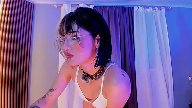 La_Diabla_111_: онлайн-секс-чат