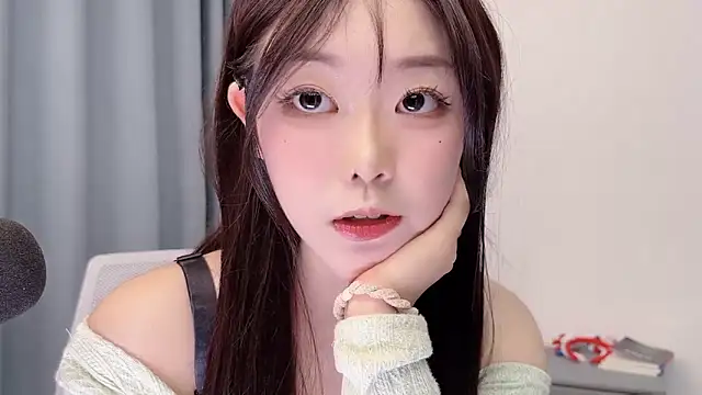 Pokazy przed kamerką – smalldaisy