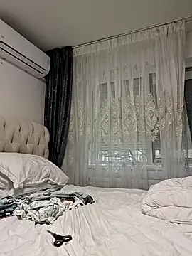 AvaSquirtMilf's Live XXX Chat