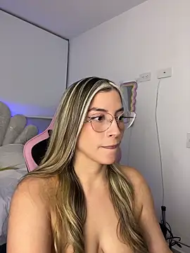 Issabela_G1 即時 XXX 聊天