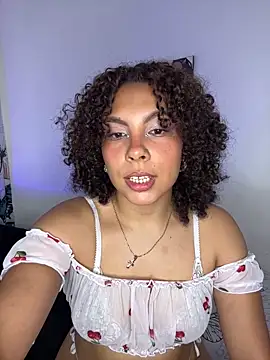 ViolettaMiller_ 即時 XXX 聊天