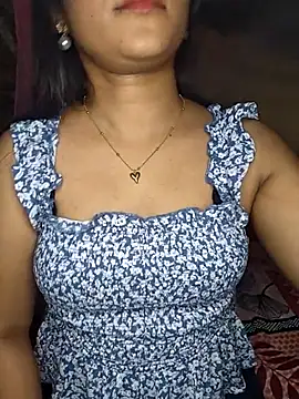 Saumyy Chat XXX live