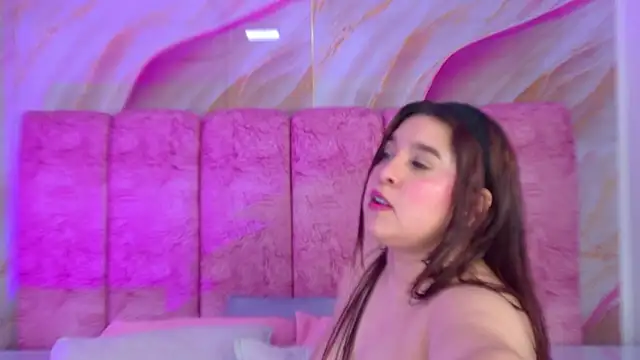 emmacurvy 现场XXX聊天