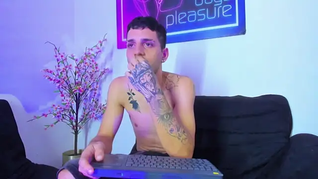 Pleasure_boys_hot Webcamshow