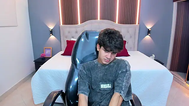 Tommy18__ Chat XXX live