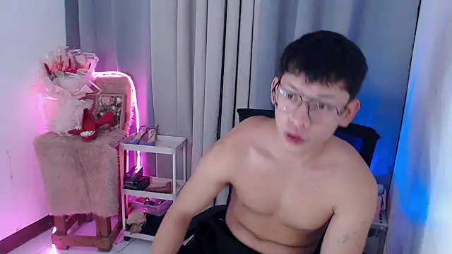 Chatroom XXX en direct de pinkcock_froi2305