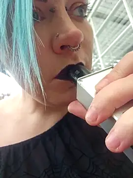 XXX chat uživo modela PinkTheHawk