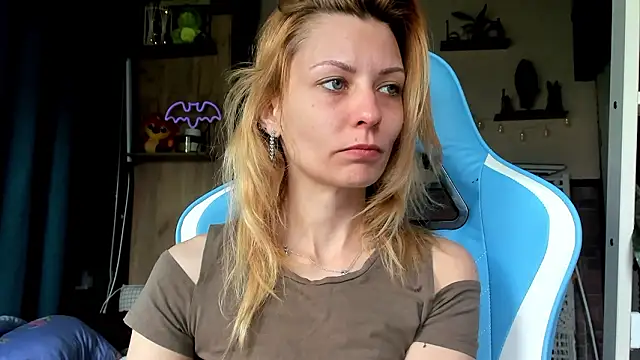 karo123421's Live XXX Chat