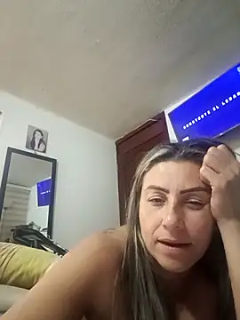 maynor_1998's Live XXX Chat