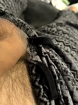 Show modela AttractiveSilk5 na web-kameri