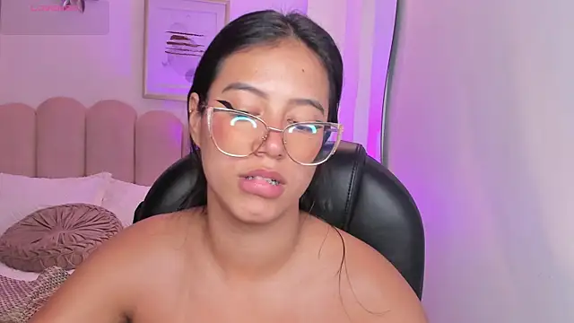 Chat XXX en directo de raven_stonee