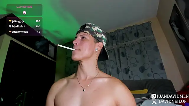 Chat +18 de DavidNeill ao vivo