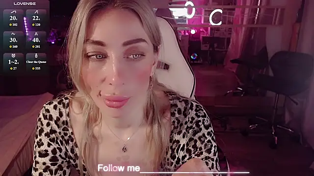 AnnieGOld_'s Live XXX Chat