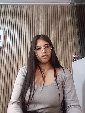 Chat +18 de Valk_submissive ao vivo