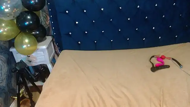 Chat +18 de Sofiacowperx ao vivo