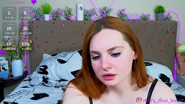 Mary_Dina Chat XXX in diretta