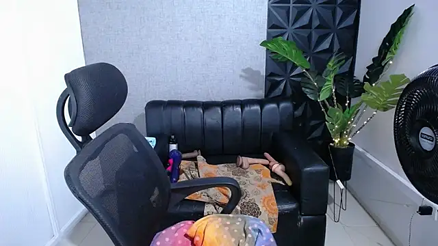 Chat +18 de Valentinaa_mature ao vivo