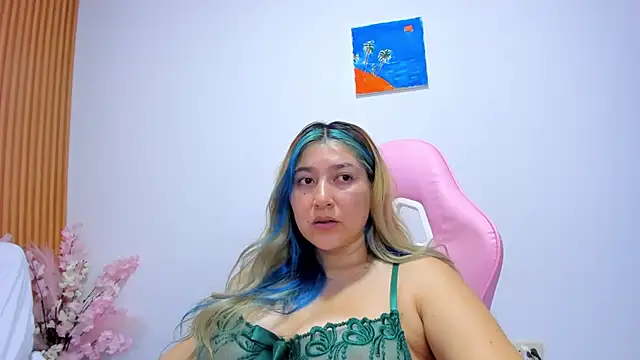 دردشة Soyqueen الجنسية المباشرة