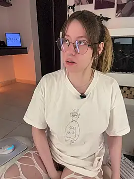 _nobara__ Adlı Modelin Canlı XXX Sohbeti