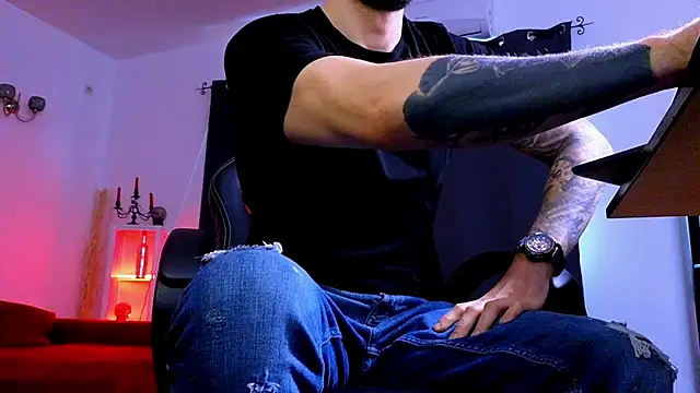 MightyAaron66 élő XXX-chatje