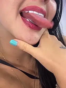 salo-rousee Chat XXX live