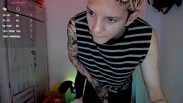 tylernova 라이브 XXX 채팅