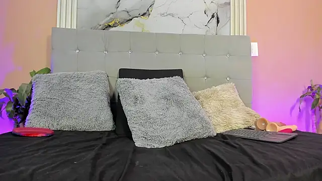 Ivy_Heat Chat XXX live