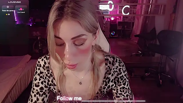 AnnieGOld_ Live XXX-Chat