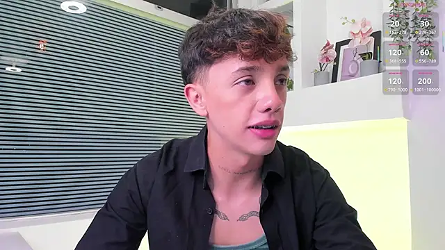 Tomy_Rox live XXX chat