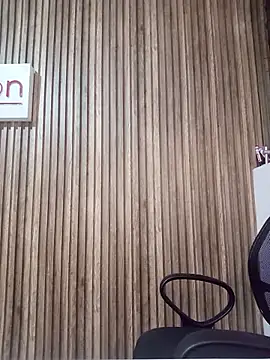 Valk_submissive's Live XXX Chat